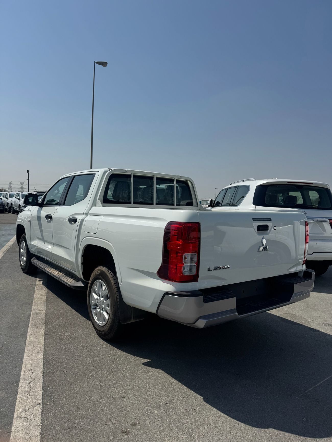 Mitsubishi L200 STD GL Double Cab Diesel M/T 2.4L Mitsubishi L200 M/T 2.4L Diesel!!!