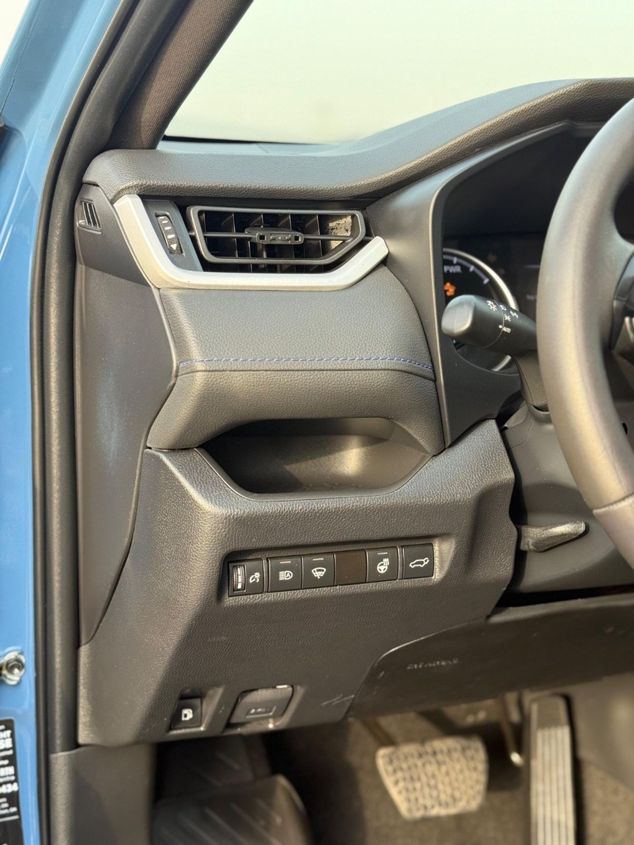 تويوتا راف ٤ Hybrid XSE Premium Black edition