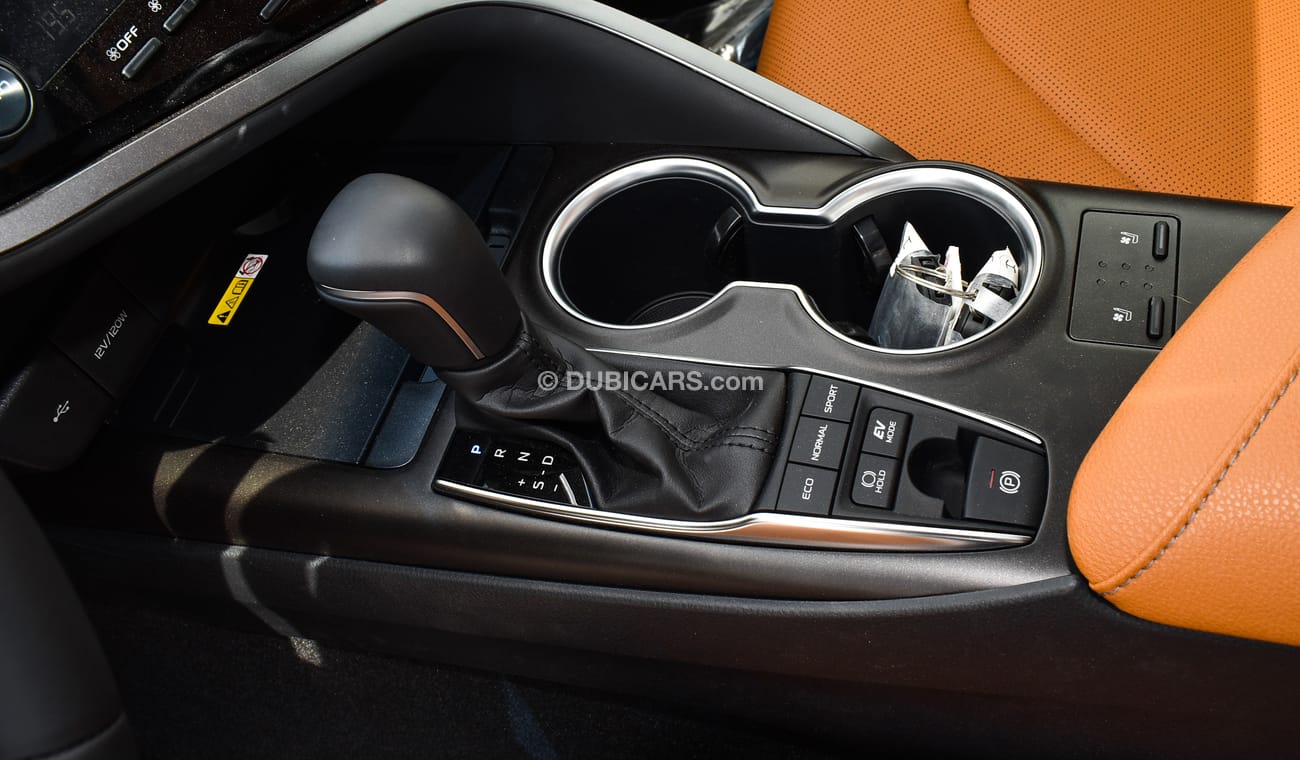 تويوتا كامري Lumiere  2.5L Hybrid