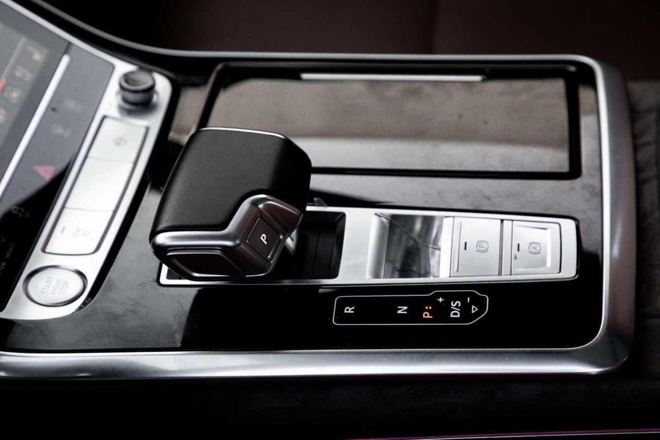 أودي Q7 S-Line | 3,035 P.M  | 0% Downpayment | Pristine Condition!