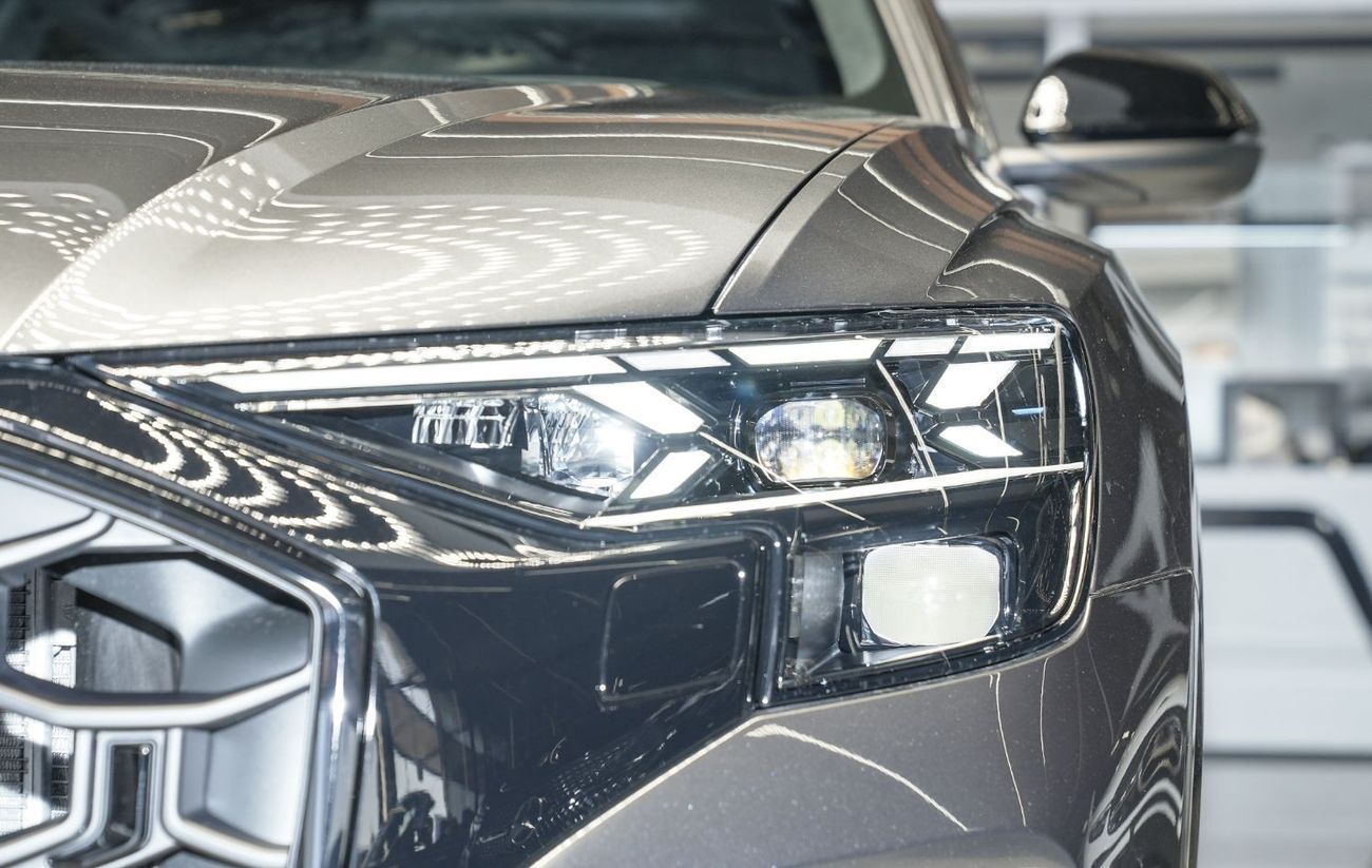 Audi Q8 55 TFSI quattro (340 HP) 2025 AUDI Q8 S-LINE 55 TFSI Quattro + 10% for local