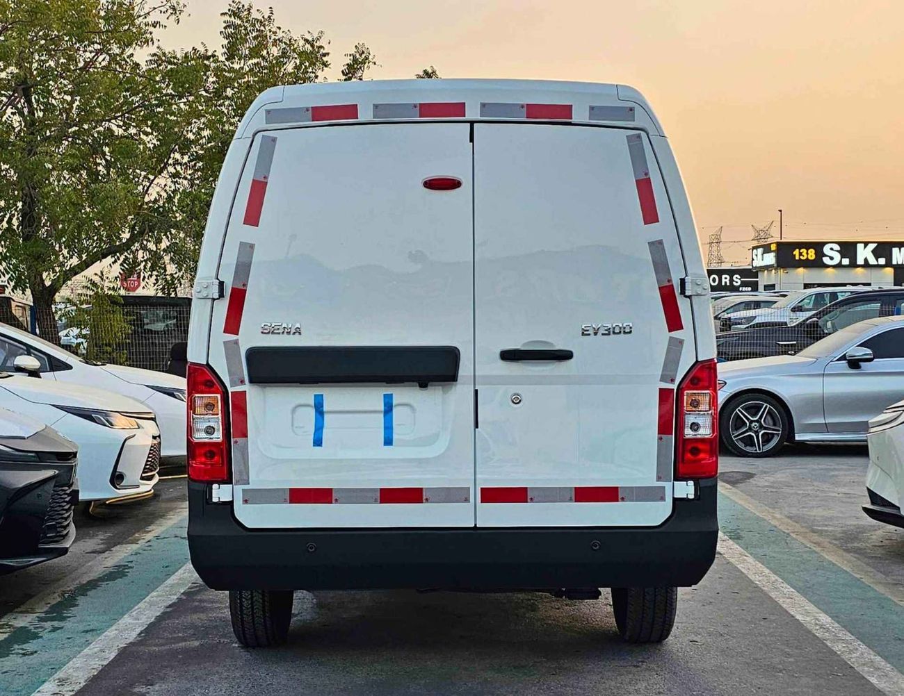 Sinogold سينا EV300 CARGO (NON GCC) CARGO ELECTRIC || DUAL CHRAGING PORT / REAR CAMERA / REAR PARKING SENSOR (CODE #  SEVCR25)