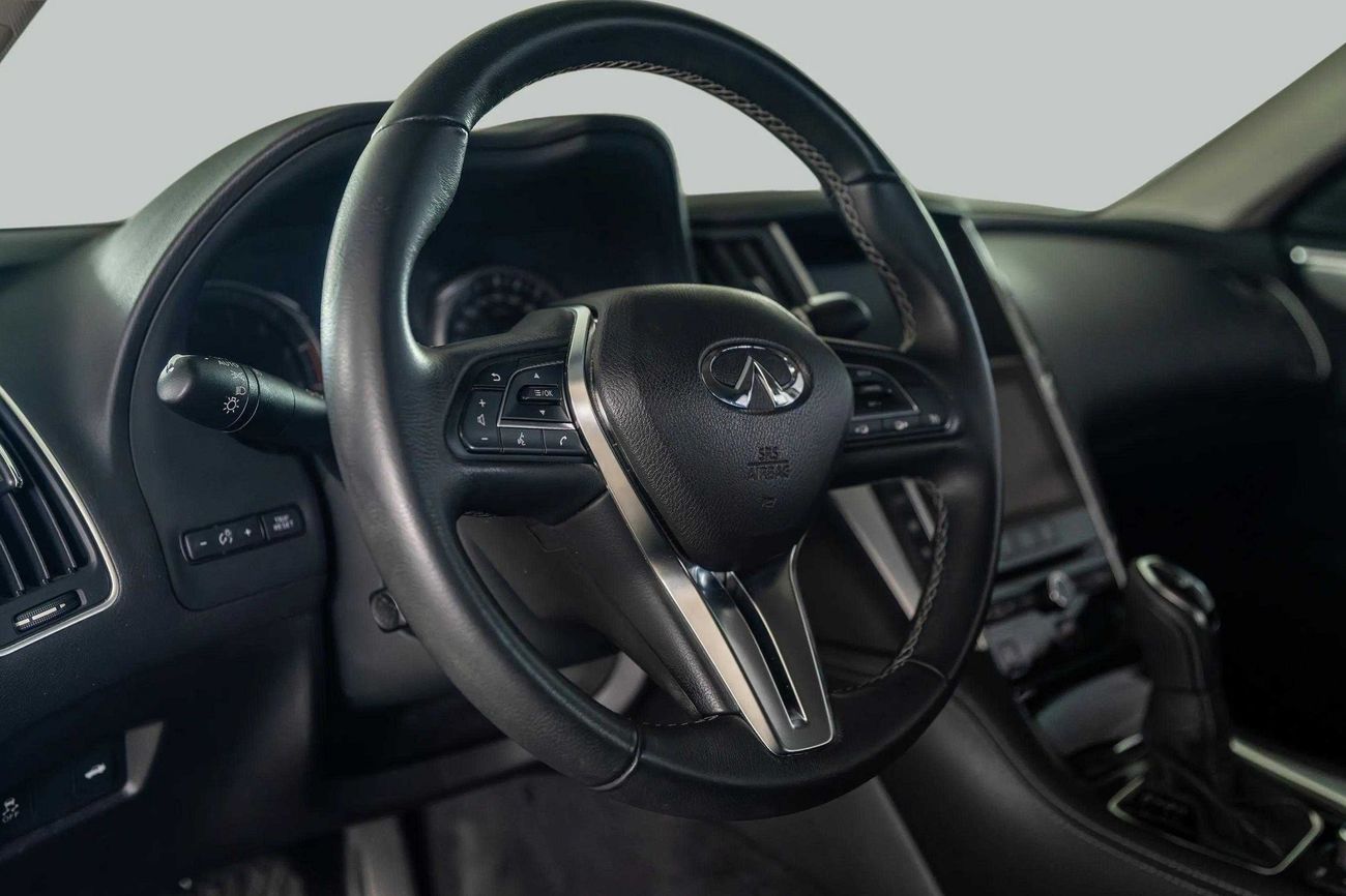 Infiniti Q50 LUXE 3.0