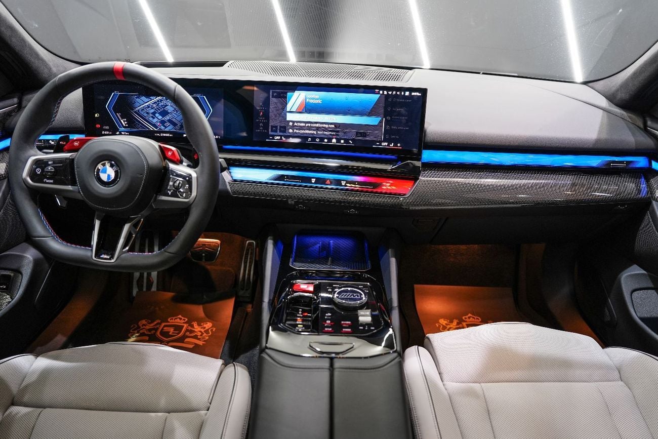 BMW M5 HYBRID | Carbon Interior | Dealer Warranty + Service!!