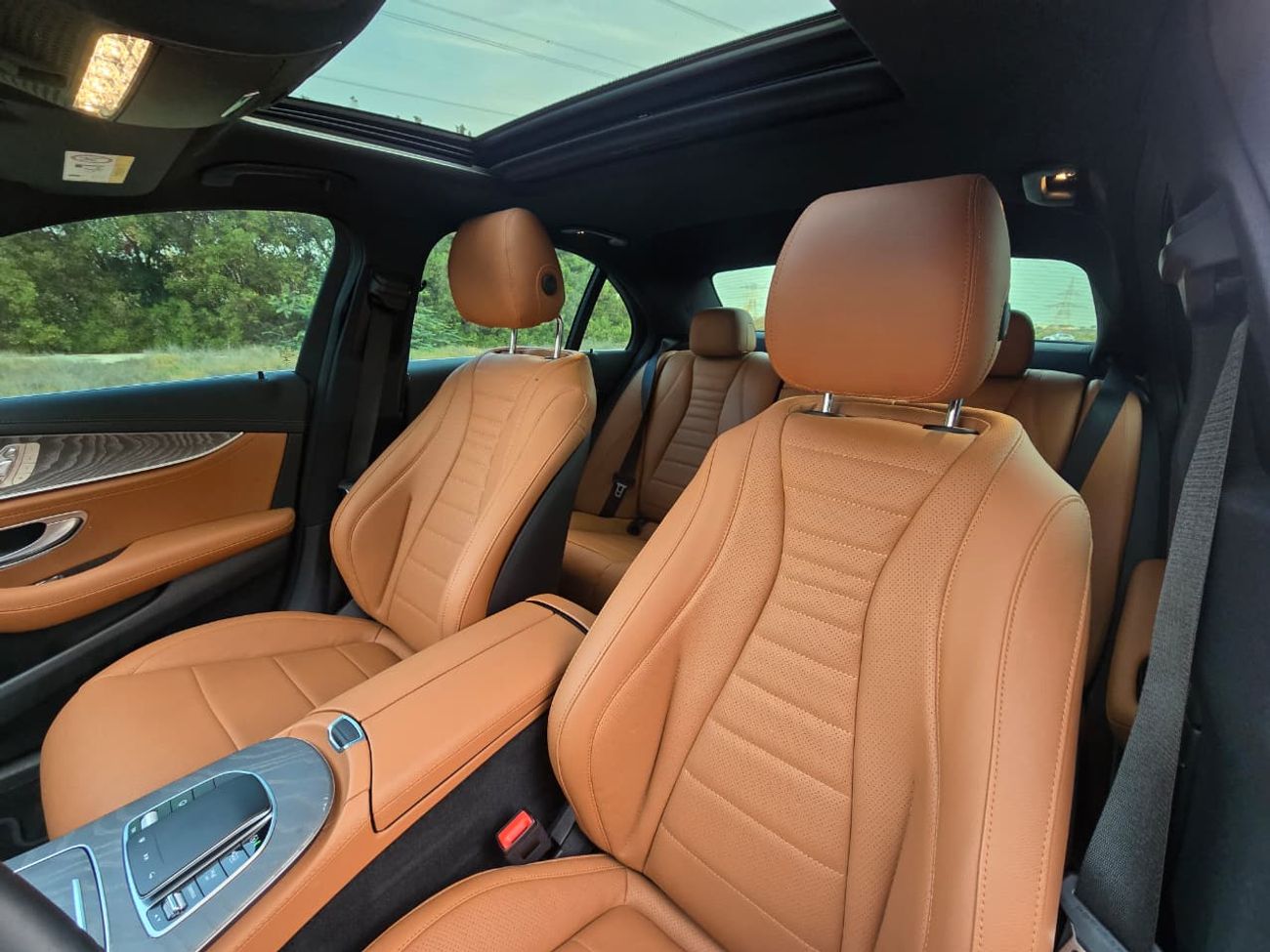 مرسيدس بنز E 350 MERCEDES E-350 KOREAN 2022 ORGINAL PAINT // ACCIDENT FREE // PERFECT CONDITION // LOW MILEAGE