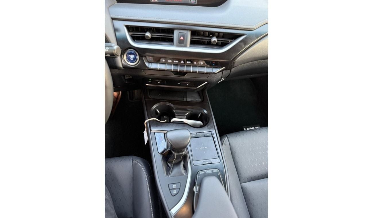 Lexus UX250h LEXUS UX250 Hybrid Premium