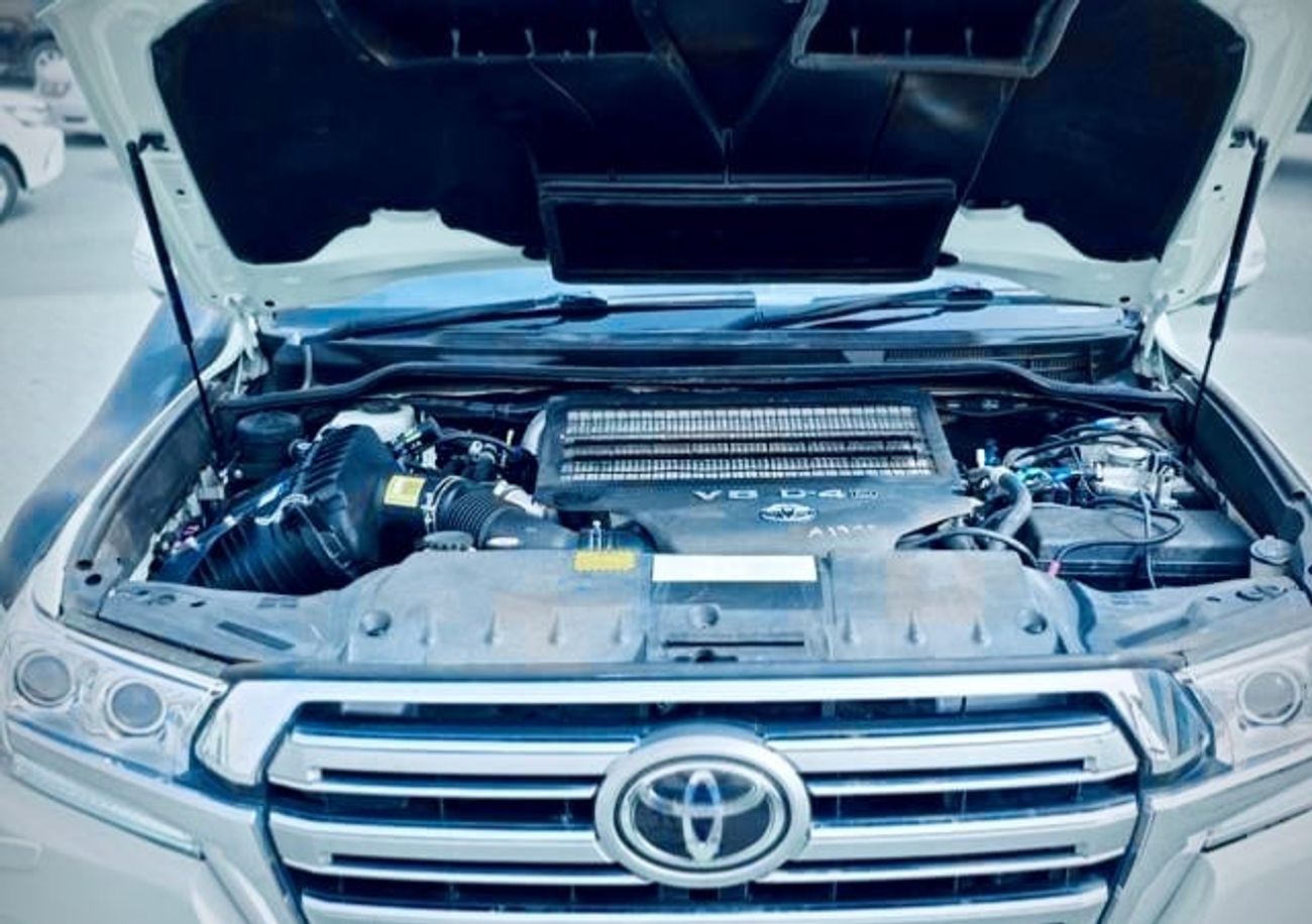 تويوتا لاند كروزر 2017 Model ZX RHD Diesel Engine Full Option Very clean and perfect condition