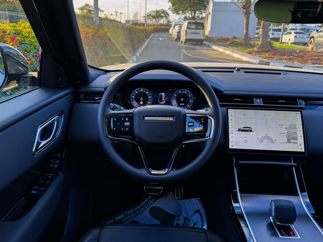 Land Rover Range Rover Velar Land Rover Range Rover Velar 2026 Automatic 0 Km 4 Cylinder All Wheel Drive (AWD) SUV Gold