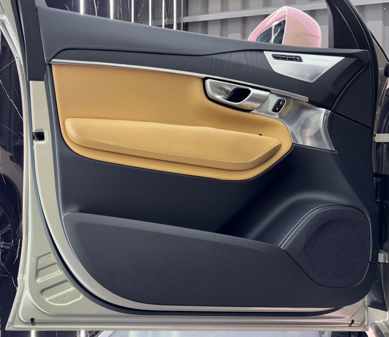 فولفو XC 90 ULTIMATE BRIGHT
