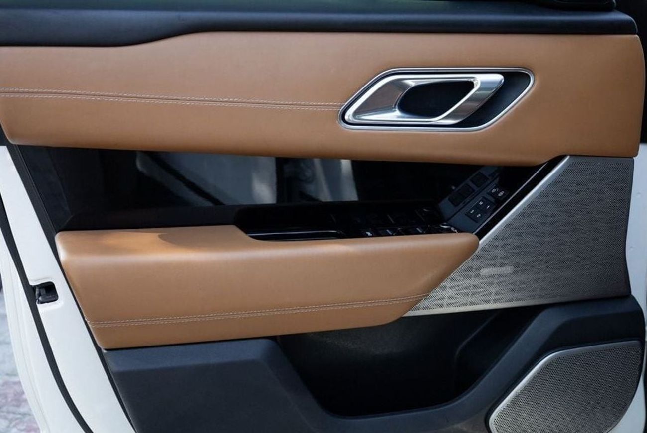 لاند روفر رينج روفر فيلار P380 R-Dynamic HSE 3.0L Range Rover Velar P380 R-Dynamic HSE 2018 GCC under Warranty with Flexible D