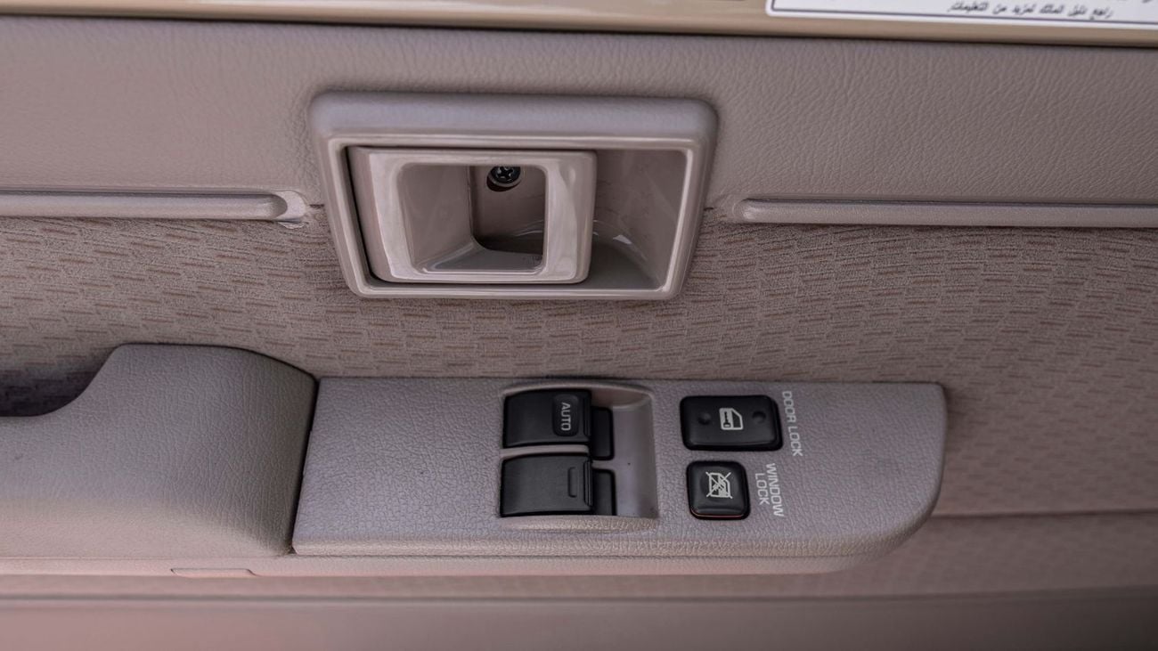 Toyota Land Cruiser Pick Up 2025 Toyota Land Cruiser LC 79 2.8L MT Diesel Basic (Beige-Brown)