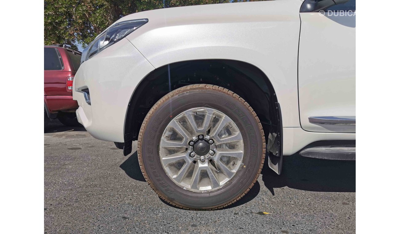 Toyota Prado 4.0L V6 PETROL, 18" RIMS, HEADLIGHT WASHER SWITCH, AIR CIRCULATION CONTROL, SUNROOF, (CODE # PVX03)