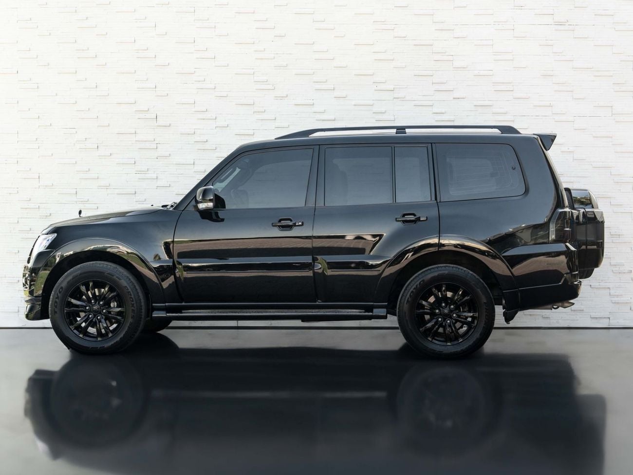 Mitsubishi Pajero GLS H/L SIGNATURE EDI
