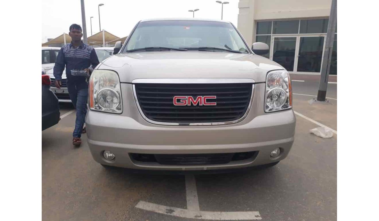 GMC Yukon سياره نظيفه جدا بحاله ممتاذه ضمان شاسيه جير ماكينه