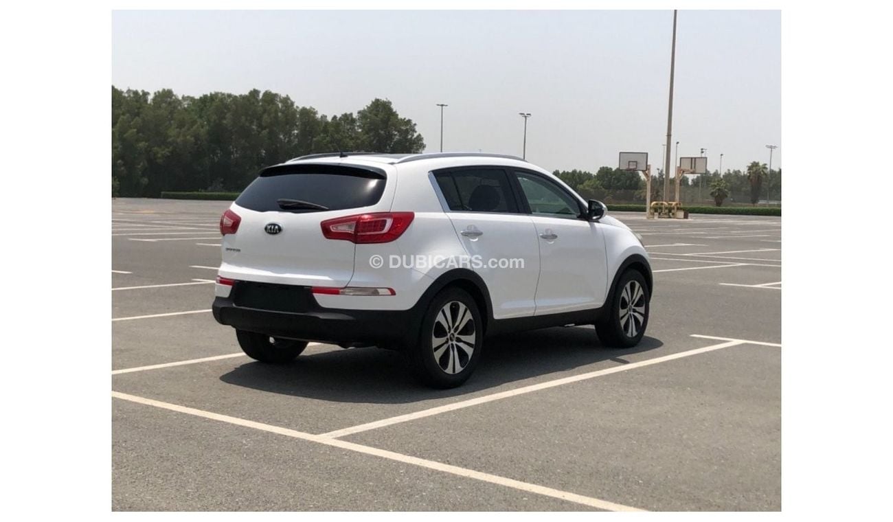 Kia Sportage MODEL 2013 GCC CAR PERFECT CONDITION INSIDE AND OUTSIDE FULL PANORAMIC ROOF