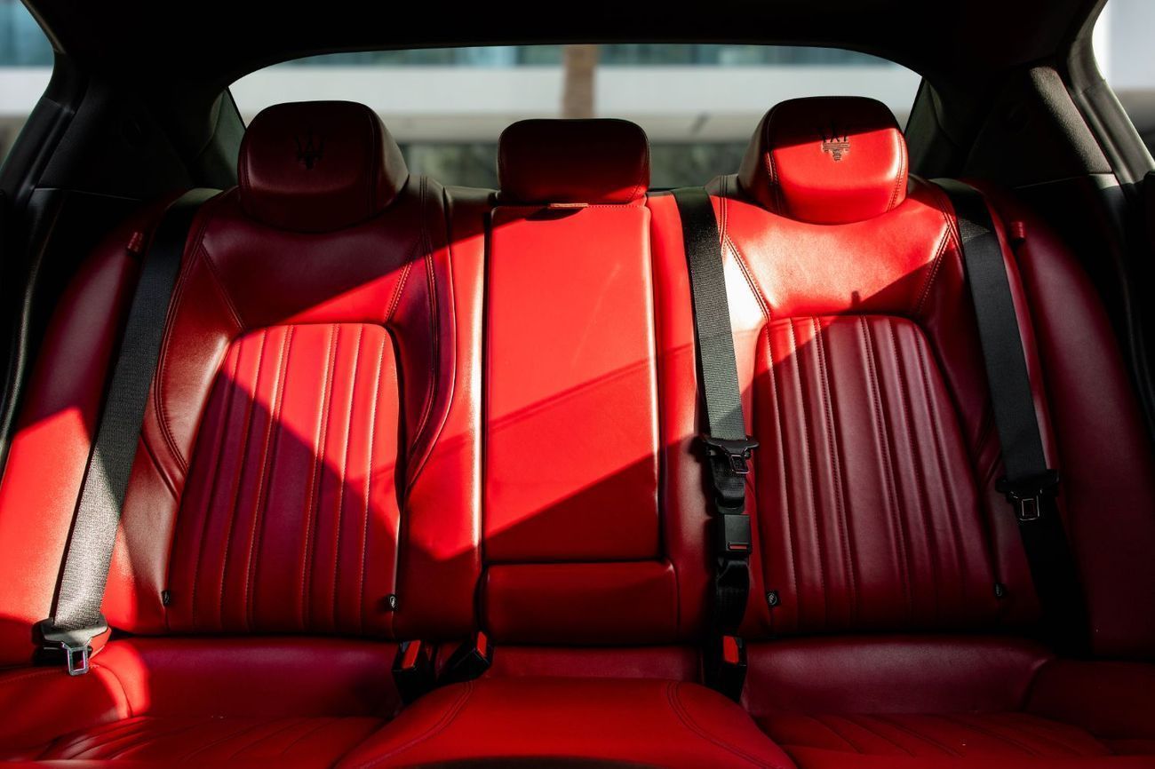 مازيراتي جيبلي GranLusso | 2,546 P.M  | 0% Downpayment | Amazing Condition!