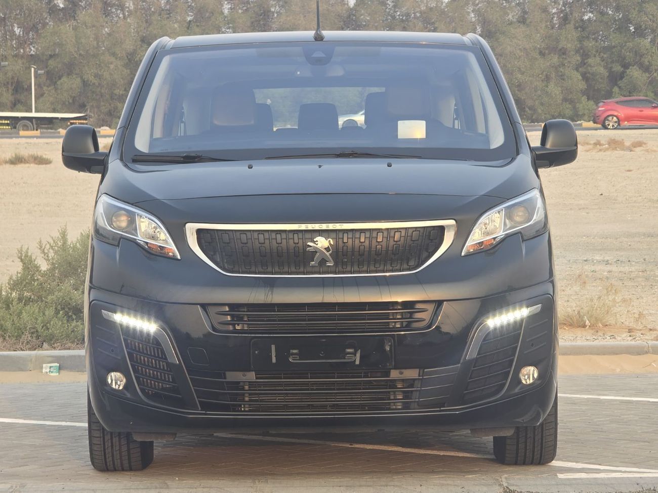 Peugeot Traveller PEUGEOT TRAVELLER VIP DIESEL 2020 2KEYS // FULL OPITION // ORGINAL PAINT