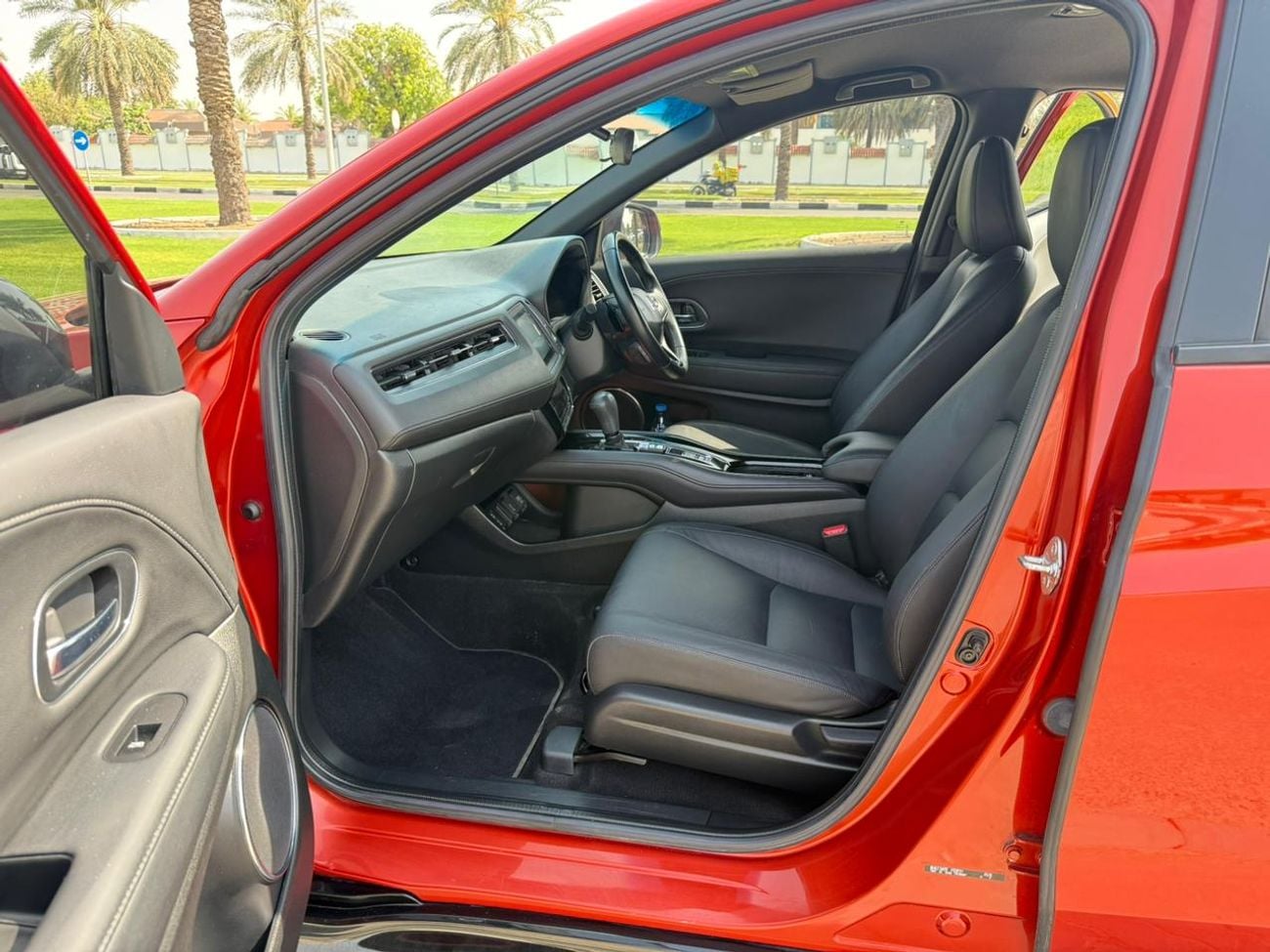 هوندا HRV HONDA HR-V ,FUEL PETROL ,ENGINE CAPACITY 1.8 LITER ,RIGHT HAND DRIVE