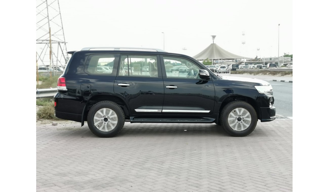 Toyota Land Cruiser 4.5L Diesel, 18" Alloy Rims, LED HeadLight, Fog Lamps, Push Start, Cruise Control, CODE-TLCV8