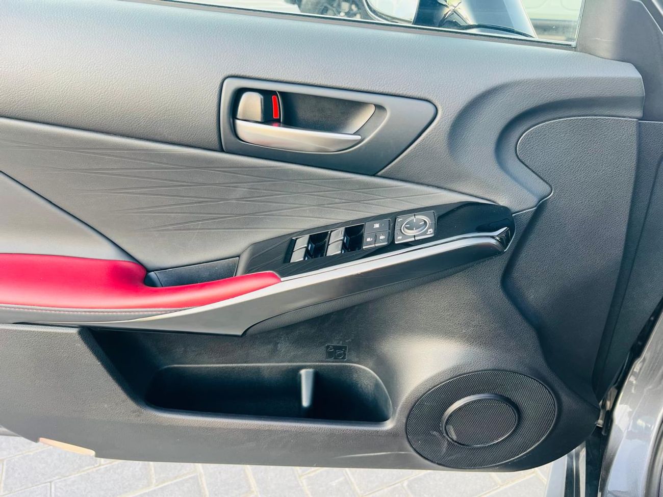 لكزس IS 300 Platinum 3.5L