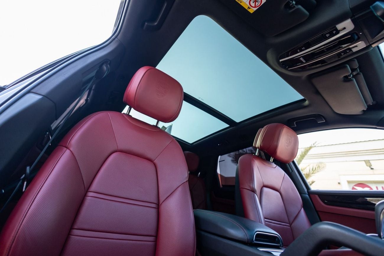 Porsche Cayenne 2023 Porsche Cayenne Platinum Edition GCC | Warranty