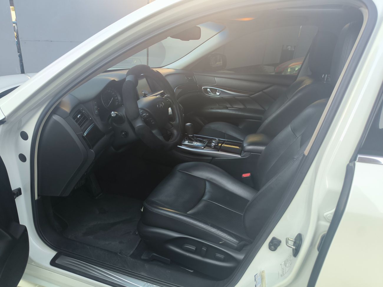 إنفينيتي Q70 Luxury 3.7L