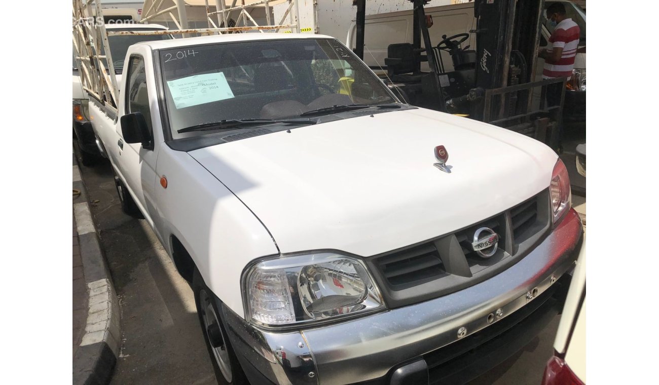 نيسان بيك آب Nissan S/c pick up, model:2014. Excellent condition. Low mileage