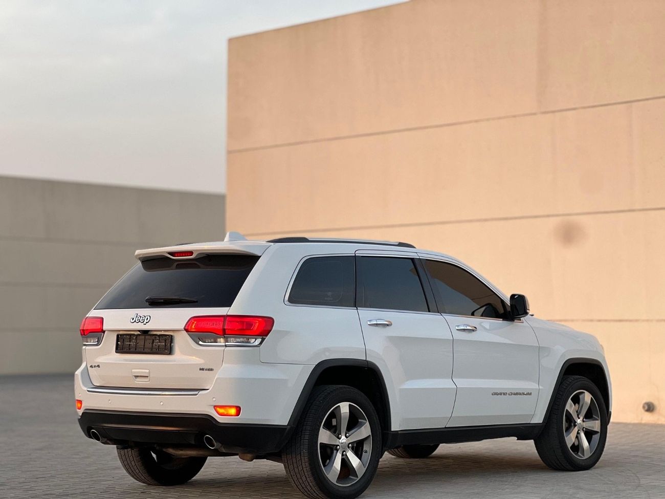 جيب جراند شيروكي Limited 3.6L