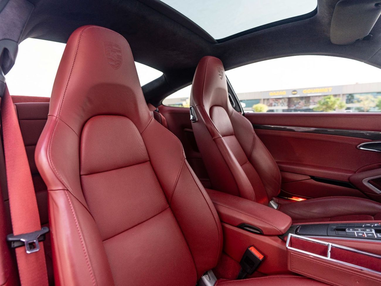 Porsche 911 Turbo S 3.8L (530 HP) Coupe