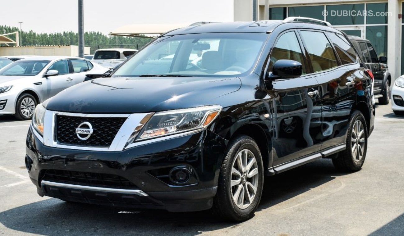 Nissan Pathfinder Nissan pathfinder 2014 GCC Specefecation Very Clean Inside And Out Side Without Accedent