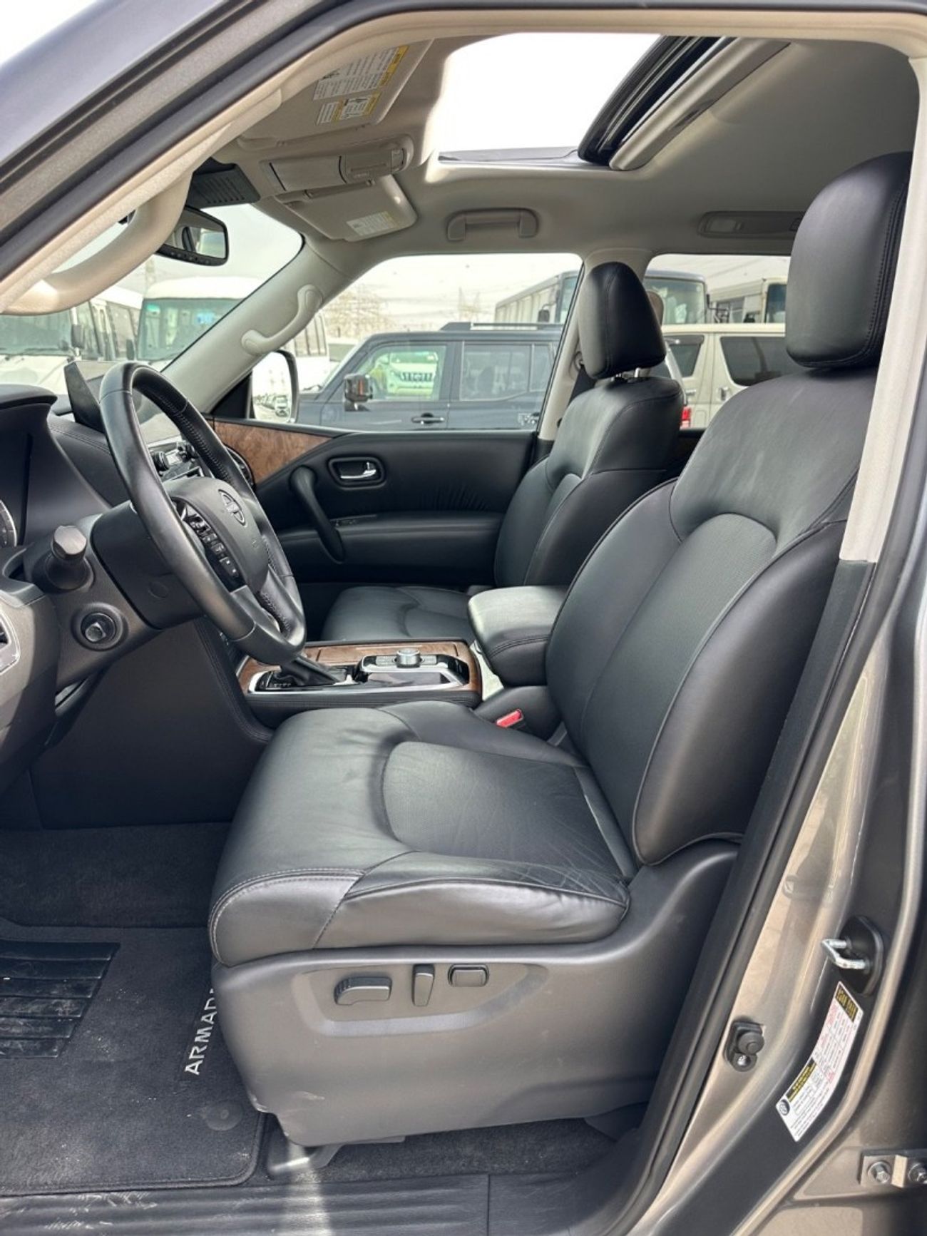 نيسان أرمادا SL 360 camera, sunroof perfect condition Full Option