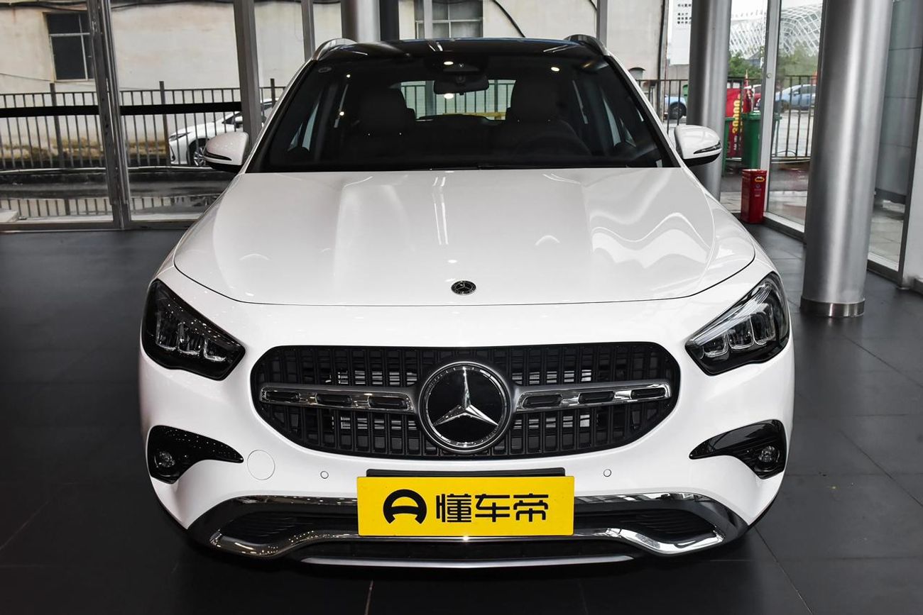 Mercedes-Benz GLA 200 MERCEDES BENZ GLA200 1.3L TURBO FULL OPTION MODEL 2025