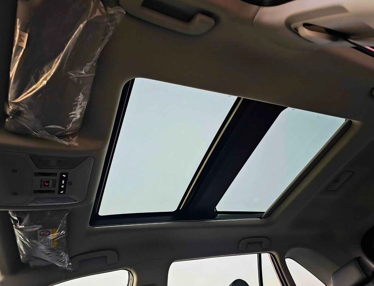 Toyota RAV4 STYLE PLUS /  2.0L Petrol / Panoramic Roof / FULL OPTION (CODE # 68056)