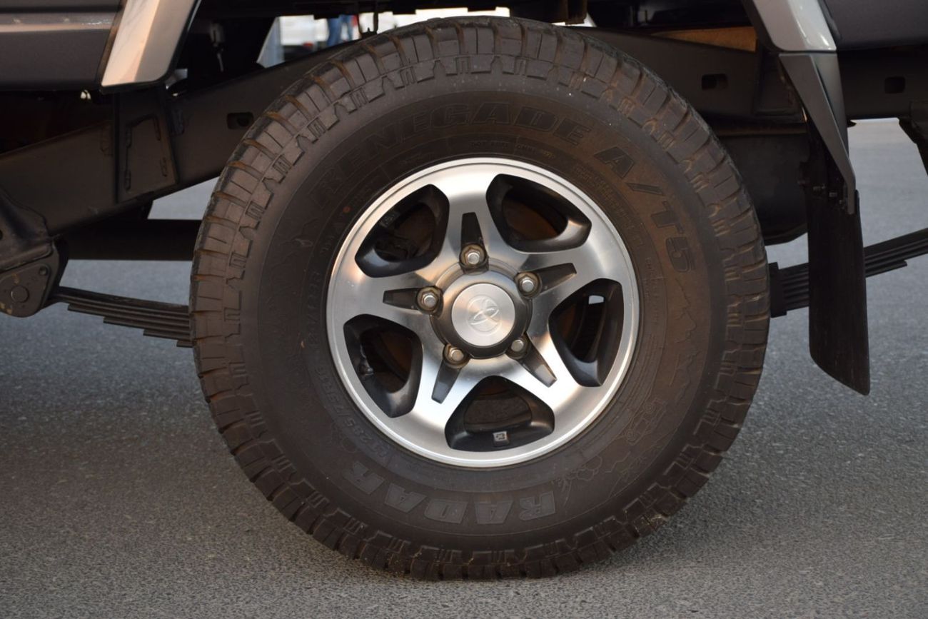 Toyota Land Cruiser Pick Up