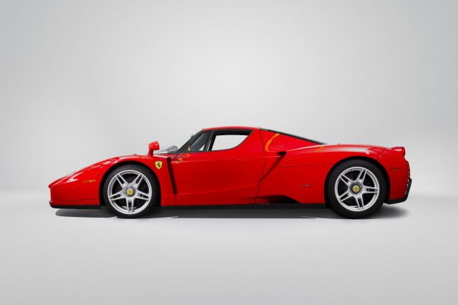 Ferrari Enzo exterior - Side Profile