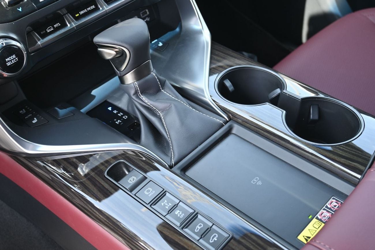 لكزس LX 600 Lexus LX600 Signature Mark Levinson, 3.5L Twin-Turbo V6, Petrol
