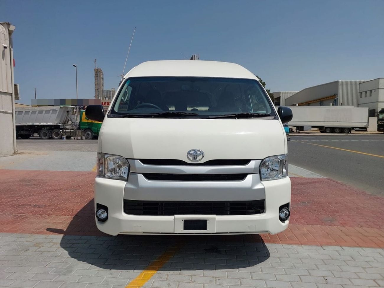 Toyota Hiace TOYOTA HIACE COMMUTER VAN RHD 2018 MODEL 3.0 L DIESEL AUTOMATIC(PM21278)