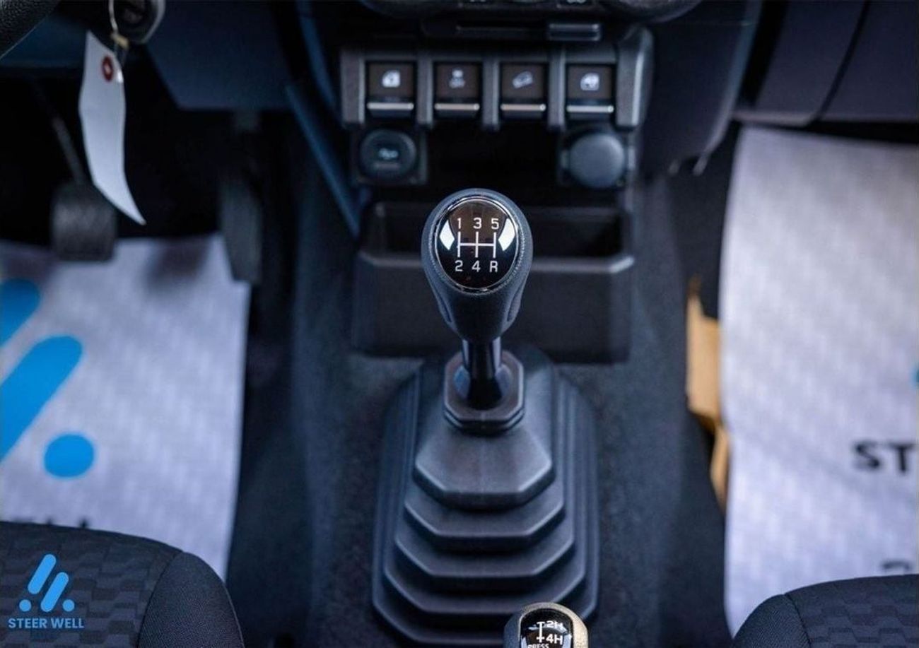 سوزوكي جيمني V4 Petrol MT 2026 / 3 Doors - 4 Seats / Steering Audio Control / Book now