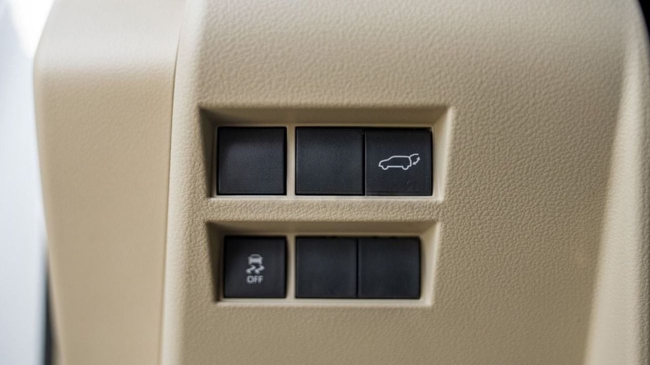 تويوتا لاند كروزر (LHD) TOYOTA LAND CRUISER LC300 VXR 3.3D AT MY2024 – WHITE