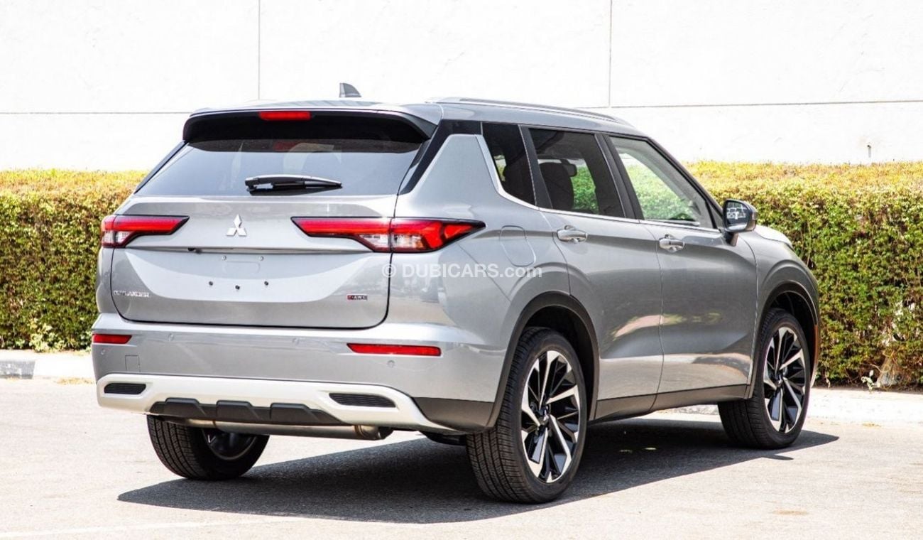 ميتسوبيشي آوتلاندر S-AWC 4WD/Pano-Roof/360camera/7seats. Local Registration +10%