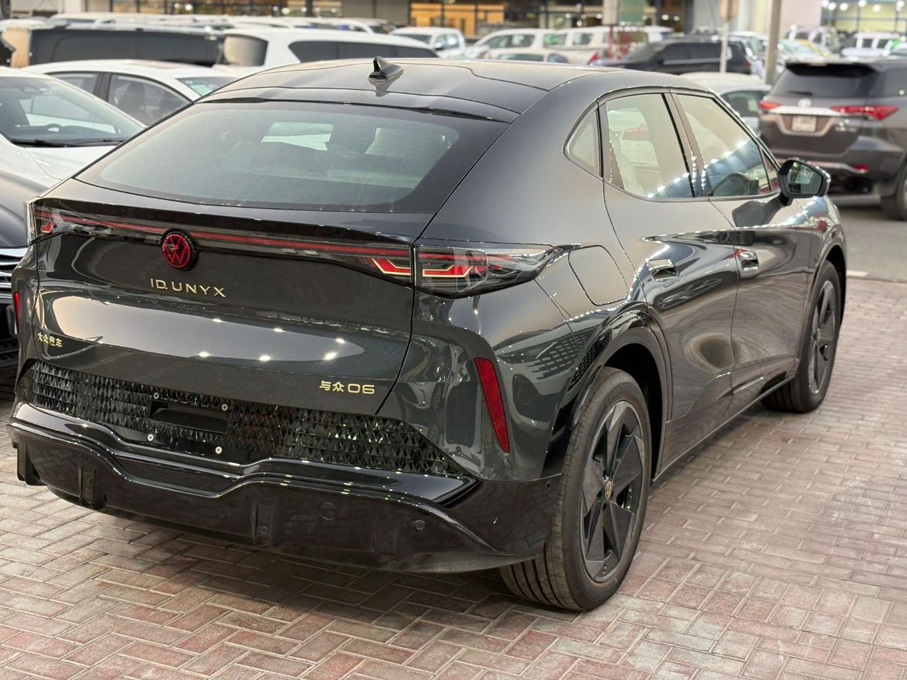 فولكس واجن ID.Unyx ELECTRIC 5 SEATS FULL OPTION