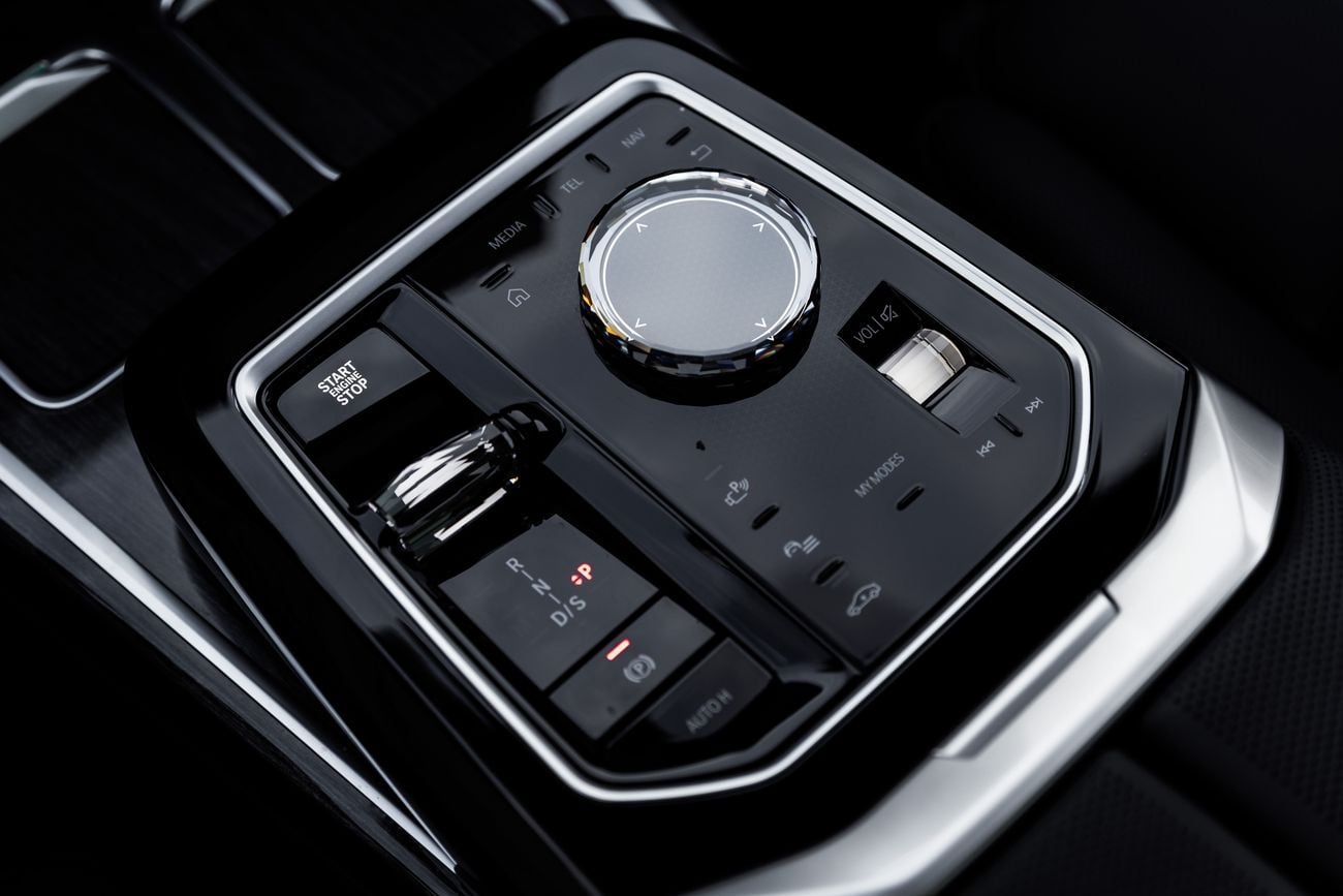 BMW 740i BMW 740i M Sport Individual – 2026 | GCC | Only 2,050 KM | 2 Years Warranty | AED 449,000