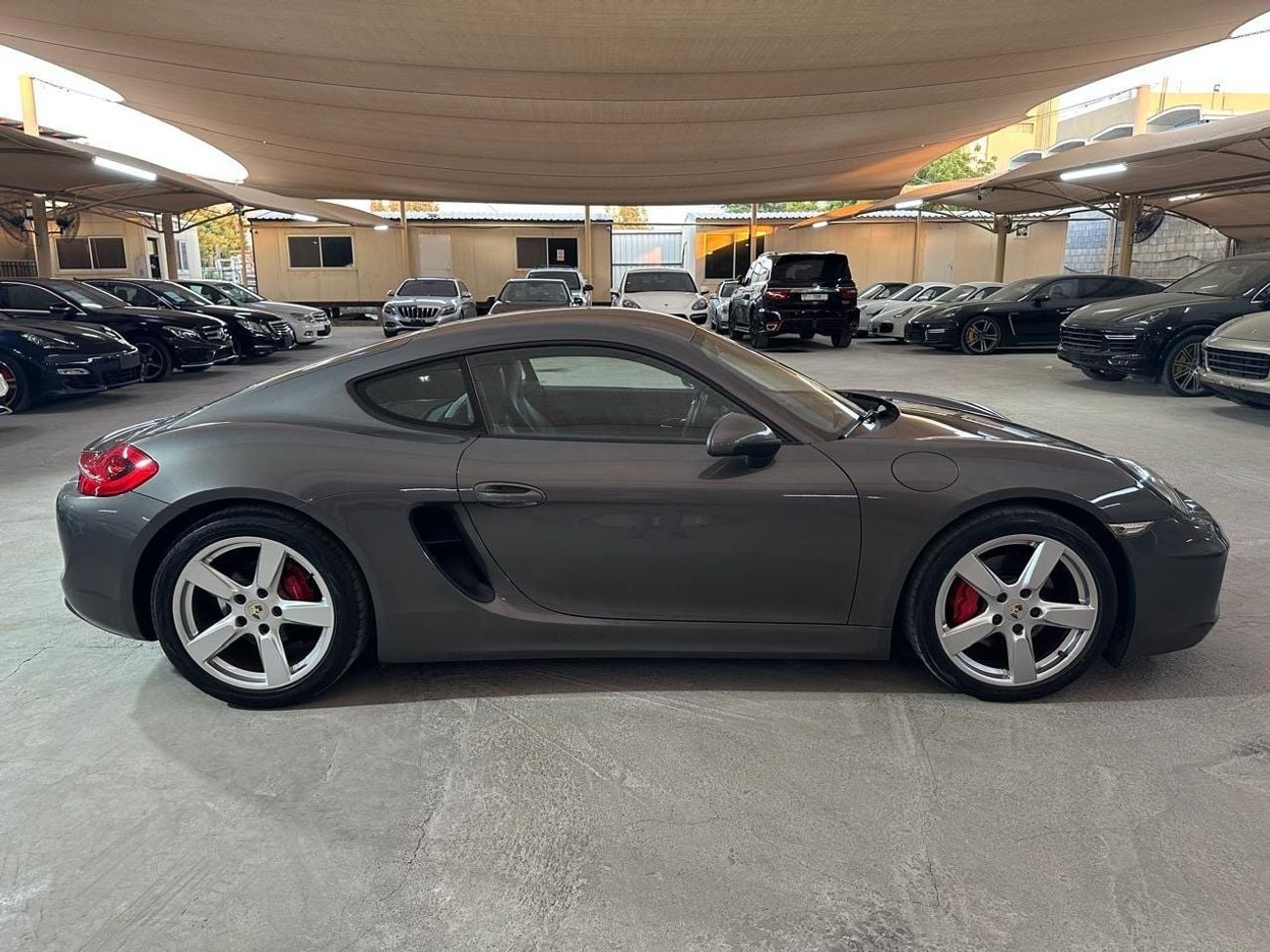 بورش كايمان PORSCHE CAYMAN S 2014 | MANUAL TRANSMISSION! | LOW MILEAGE | 19-INCH RIMS