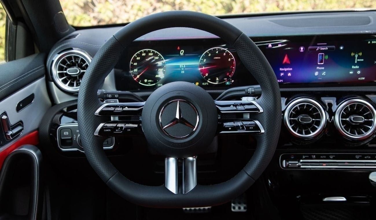 مرسيدس بنز A 200 AMG Hatchback | 2025 | GCC Specs with 5 Years Warranty | For Local Registration +10%