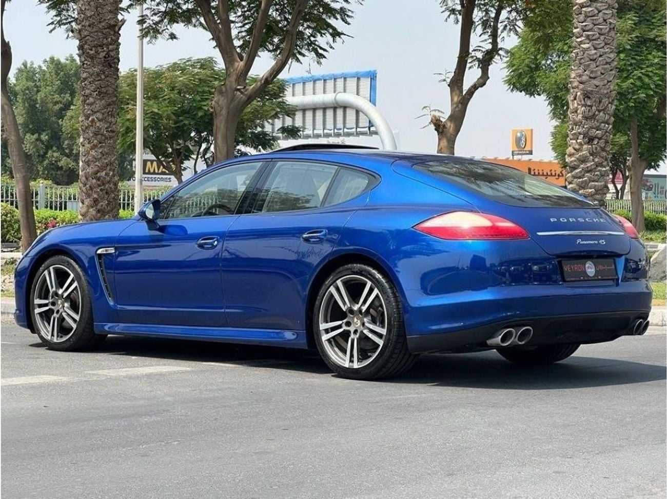Porsche Panamera PORSCHE PANAMERA 4S 2012 GCC CARBON FIBER LOW MILEAGE WITH ONE YEAR WARRANTY