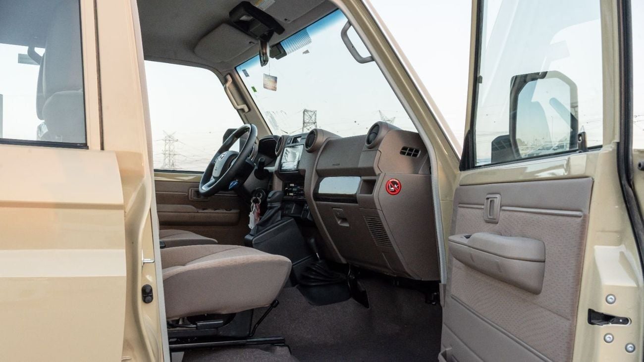 تويوتا لاند كروزر 70 HT VXR 2026 Toyota Land Cruiser LC76 4.0L AT Petrol (Beige-Brown) Basic