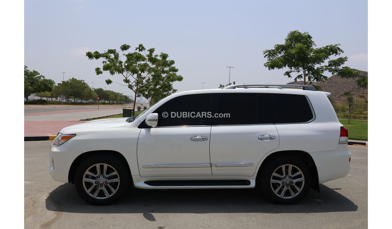 Lexus LX 570 5.7 L