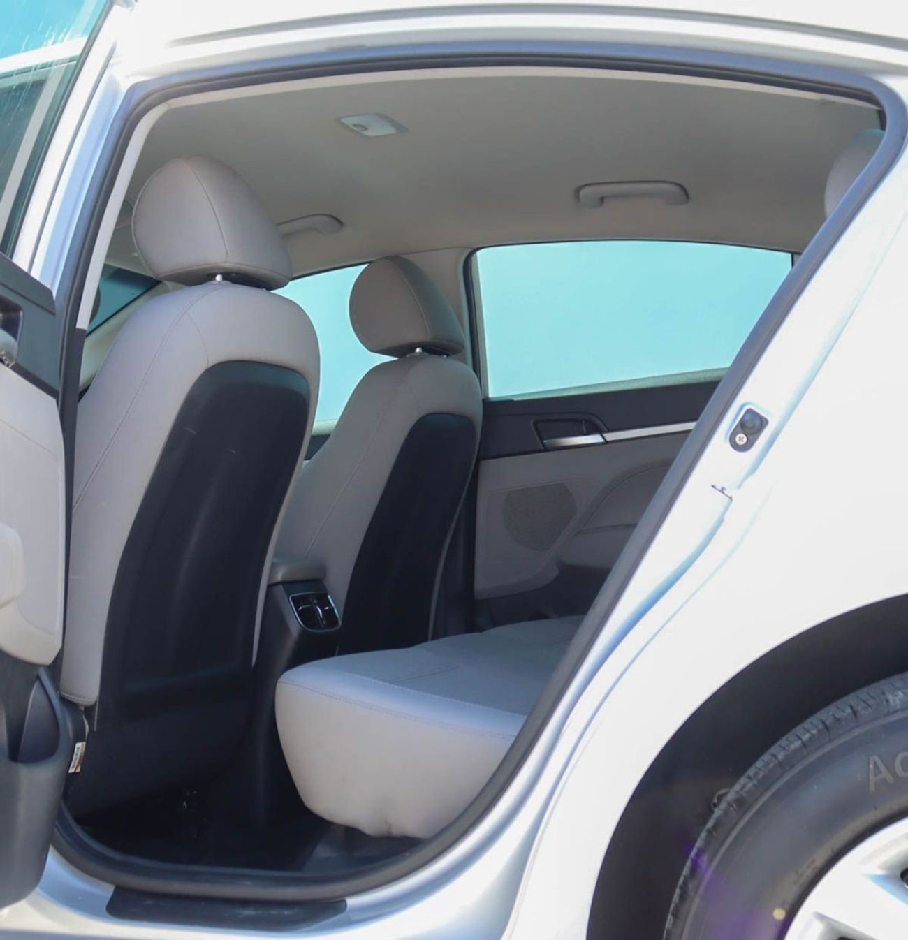 Hyundai Elantra GL 1.6L Hyundai Elantra 1.6L 2019  GCC accident-free in excellent condition 863 P.M