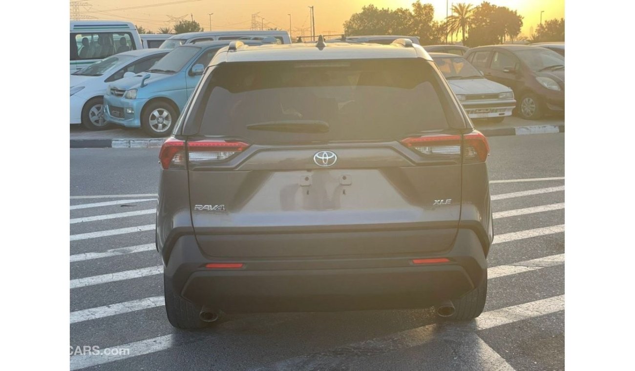 Toyota RAV4 2020 Toyota Rav4 XLE / EXPORT ONLY / فقط للتصدير