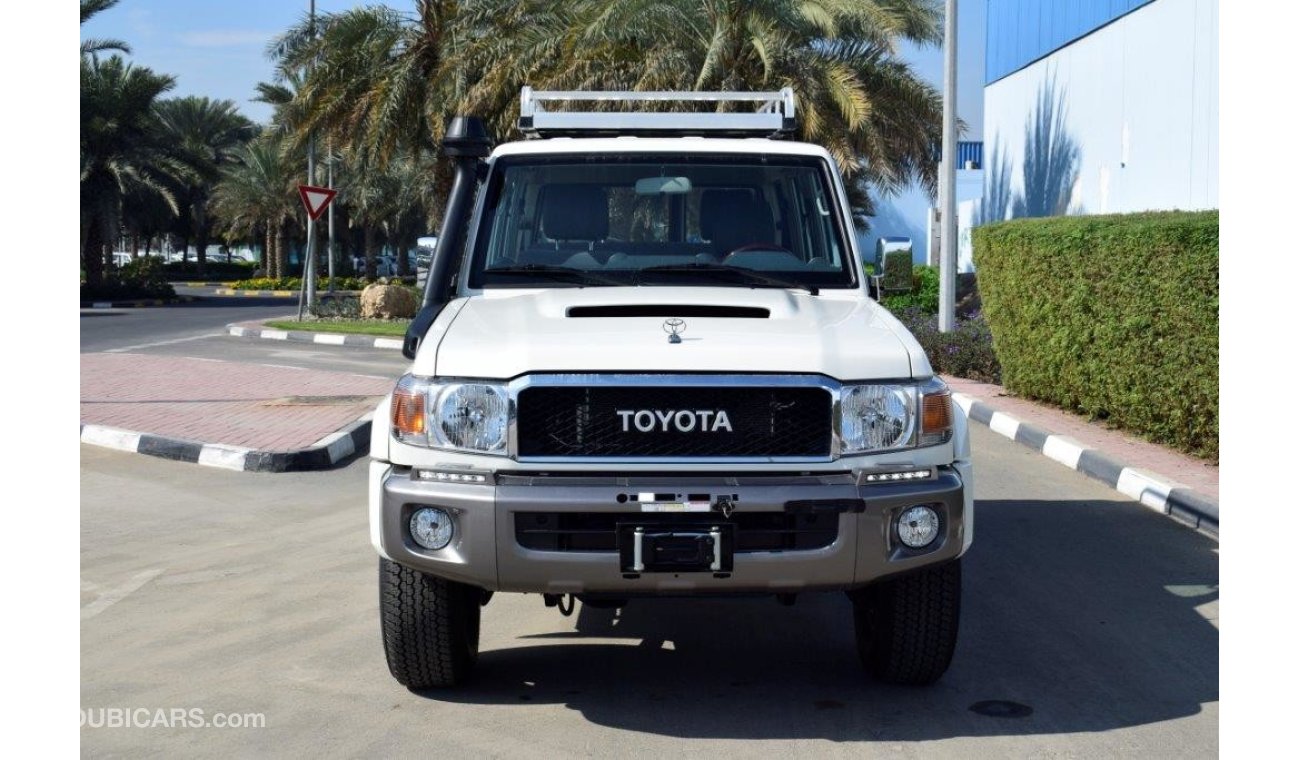 Toyota Land Cruiser 76 SPECIAL UNIT DIESEL 4.5L with Winch- diff lock